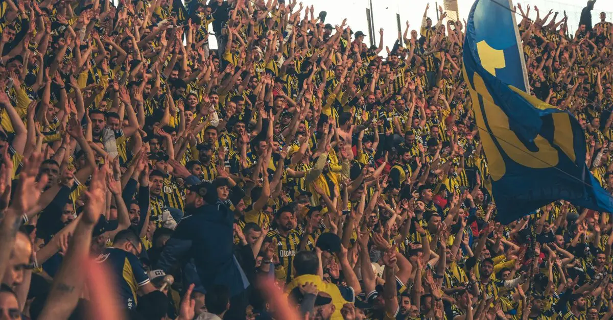 Les Éléments Clés pour Créer une Fan Zone Réussie