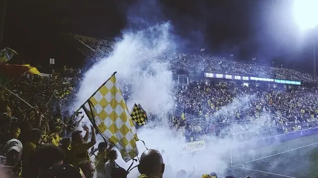 10 Essential Features for a Thriving Football Fan Zone
