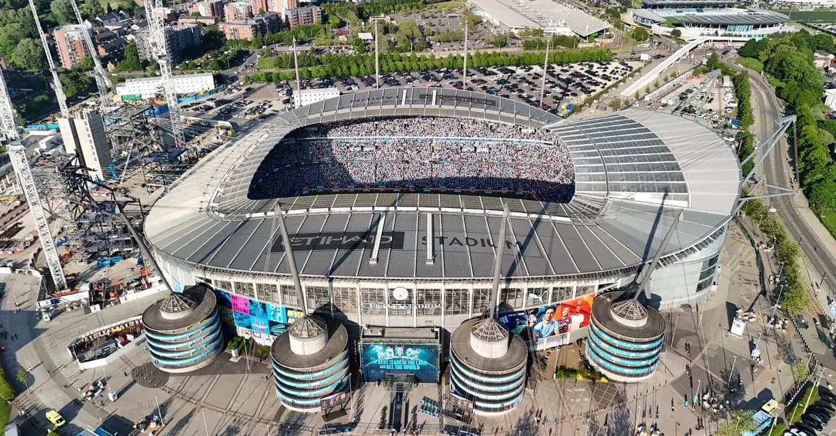 Balancing Entertainment and Safety in Fan Zones