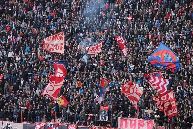 Top 10 Interactive Features to Engage Fans in Your Football Fan Zone