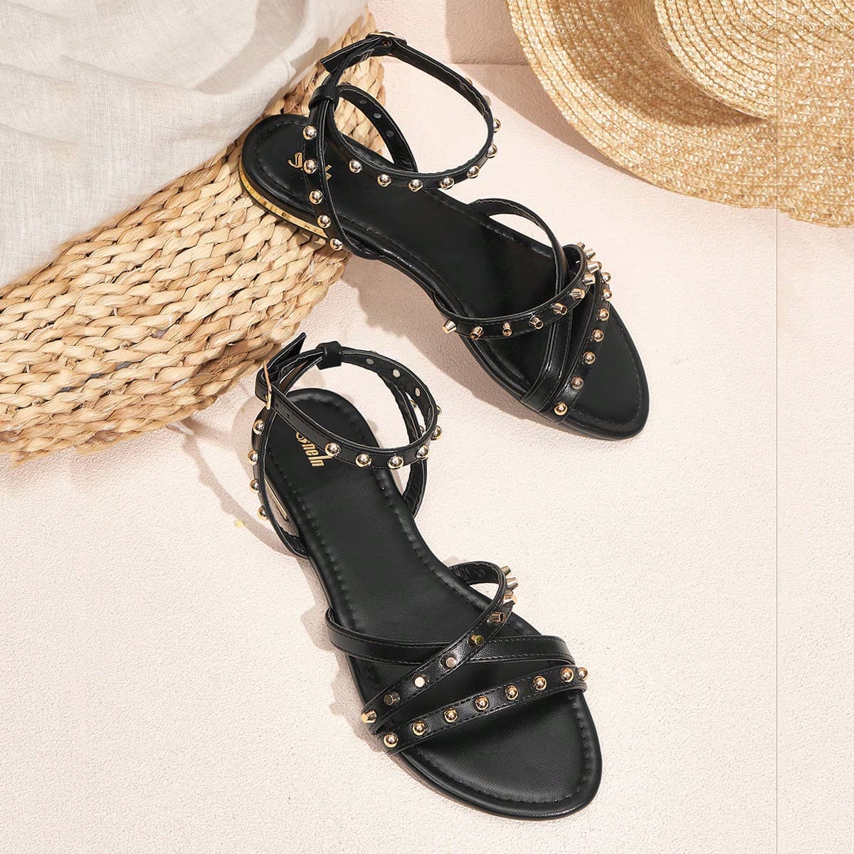 Sandales plates pour femmes avec sangle cloutée, chaussures de vacances de mode pour l'été, ambiances boho en solde